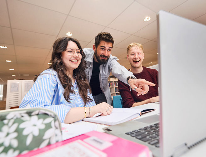 DT Studenten in studiecentrum